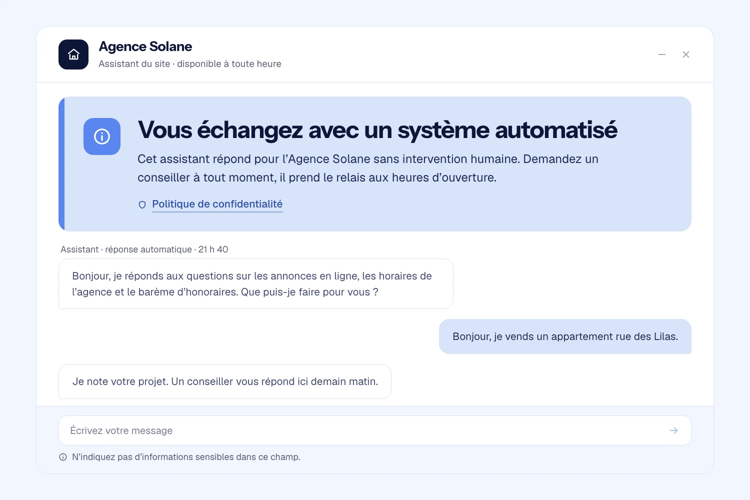Haut d’une fenêtre de conversation : le bandeau qui prévient le visiteur qu’il échange avec un système automatisé