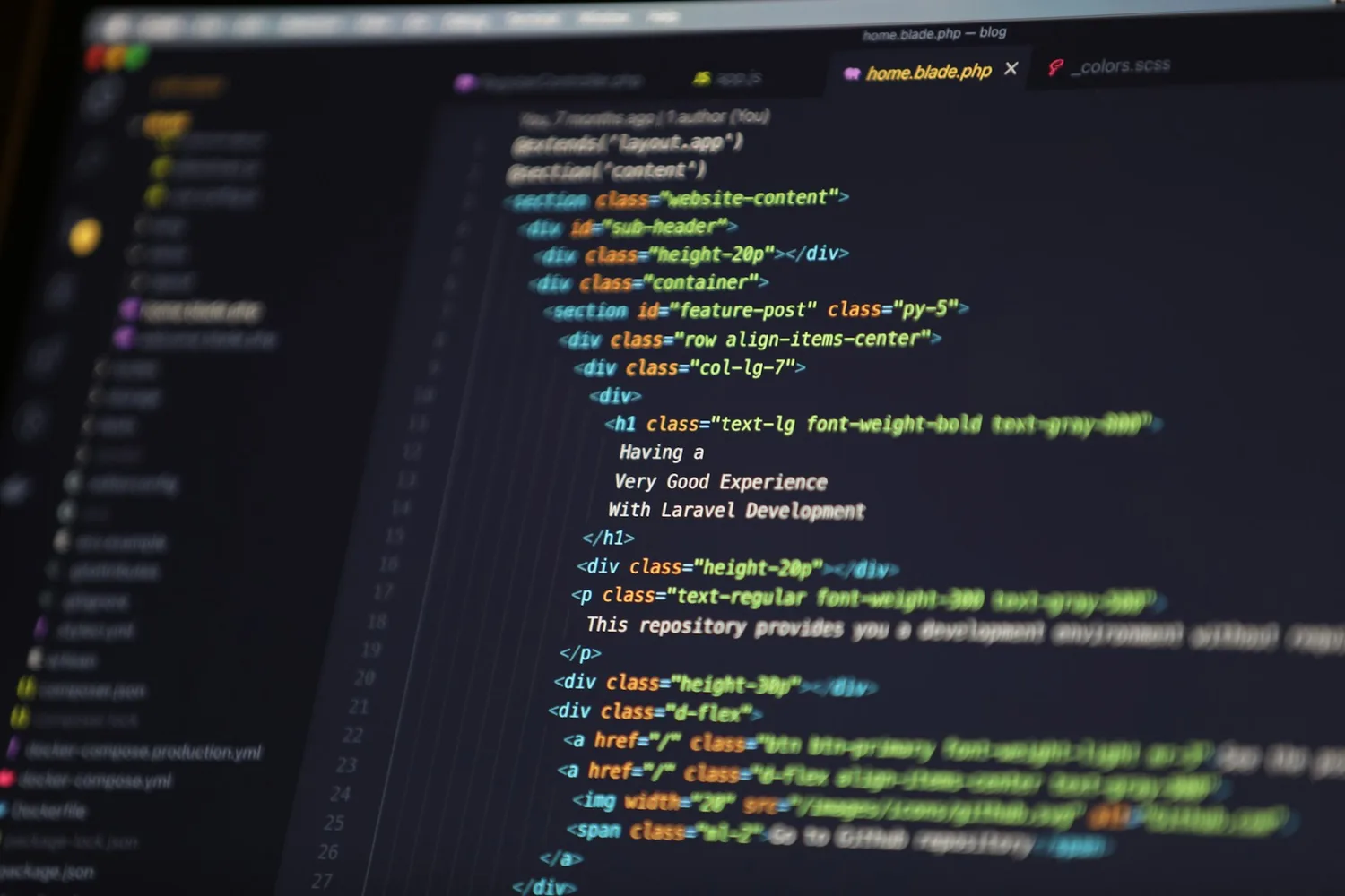 Éditeur de code affichant le gabarit d’une page de site